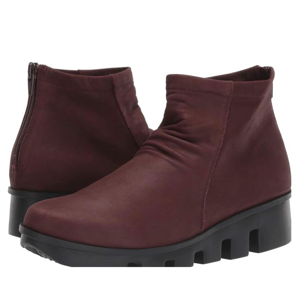 L'Amour Des Pieds Hadirat Platform Wedge Bootie Leather Size 6 NWOB Arch Support